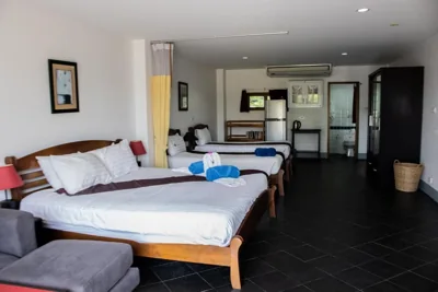 シービュー・ファミリールーム — Deng's kamala beach Guesthouse